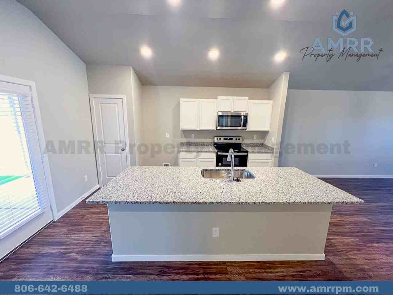 2029 Kenwood Ave - Photo 3 of 18