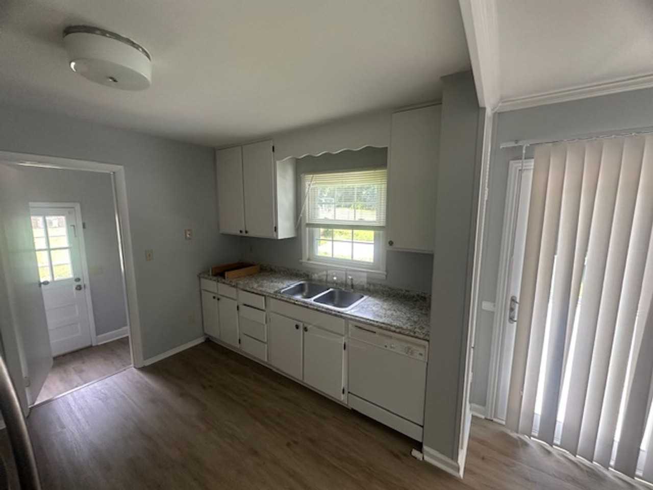 522 Osborne Rd - Photo 3 of 9