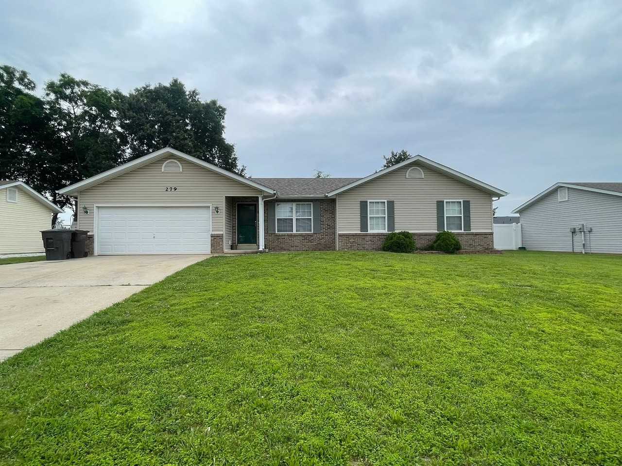 279 Shellbark Dr - Photo 2 of 16