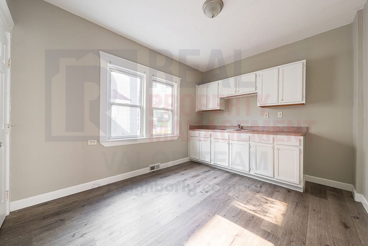 13705 Beachwood Ave - Photo 6 of 15