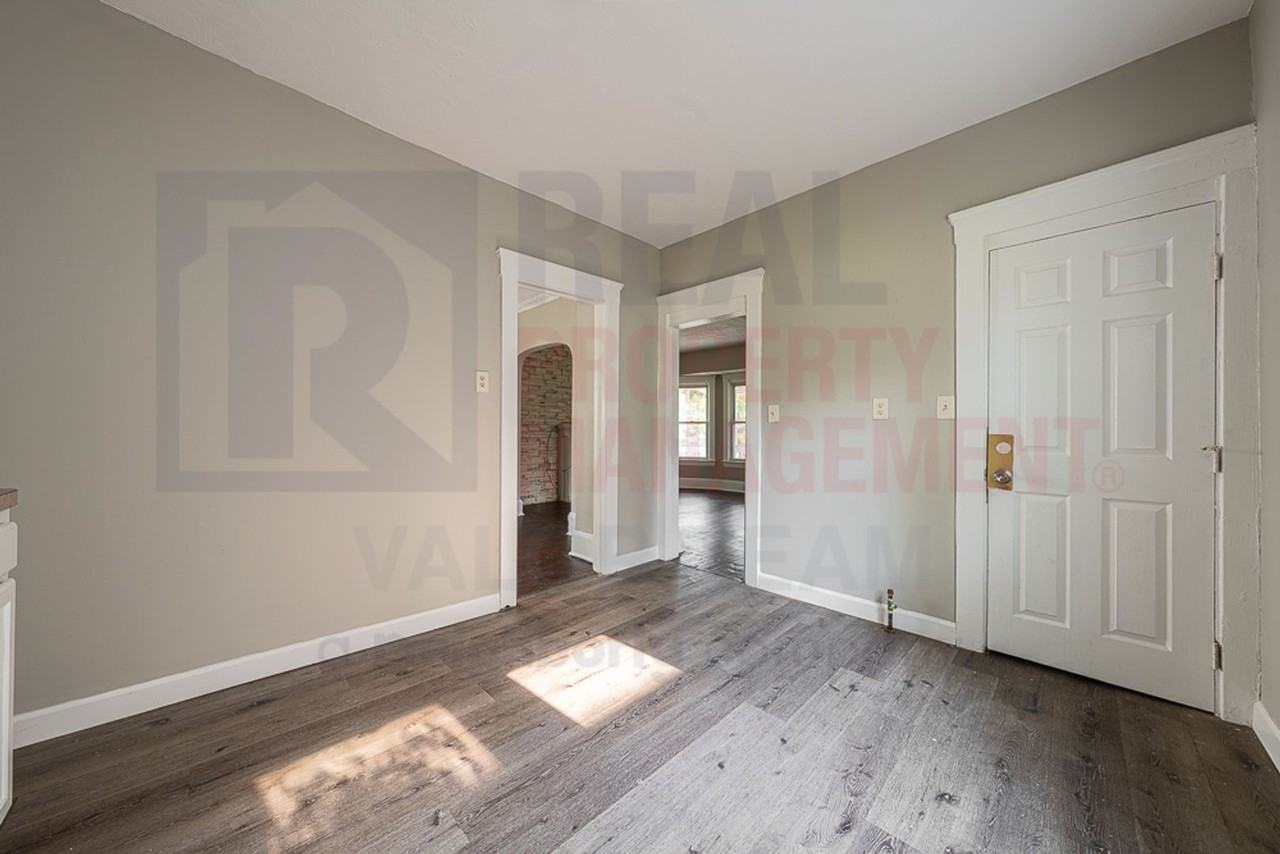 13705 Beachwood Ave - Photo 7 of 15