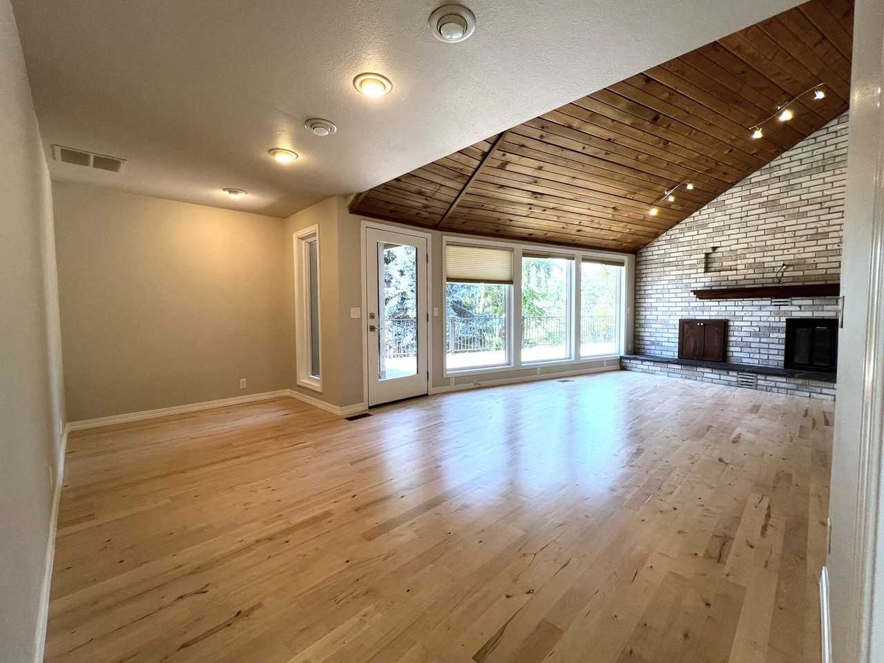 3035 N Selkirk Dr - Photo 3 of 50