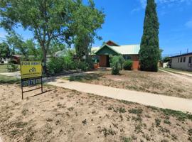 featured image of 906 Wichita Ave