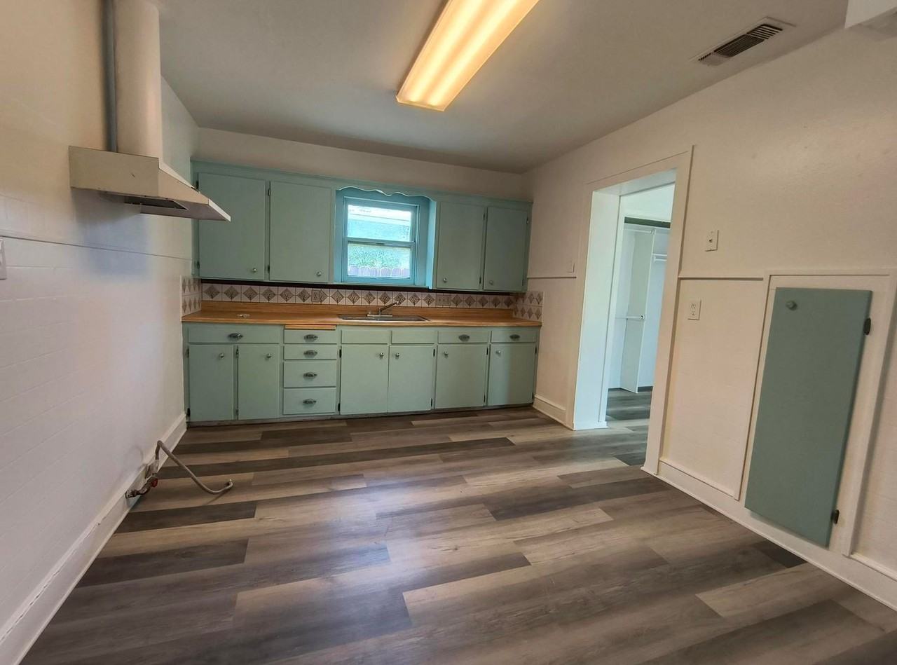 906 Wichita Avenue - Photo 2 of 9