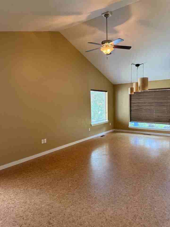353 N Ferguson Ave - Photo 3 of 18