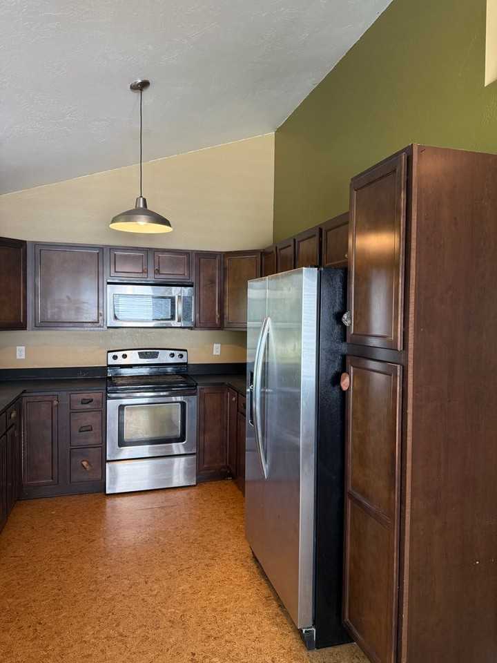353 N Ferguson Ave - Photo 6 of 18