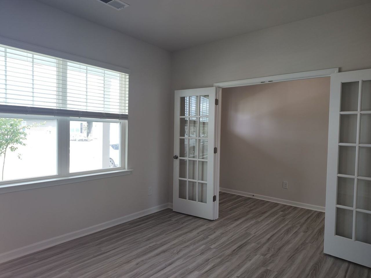 529 Zermatt Ct - Photo 3 of 42