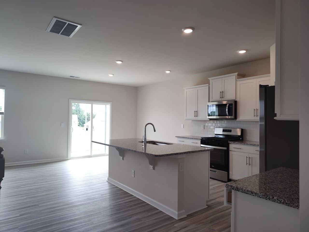 529 Zermatt Ct - Photo 5 of 42