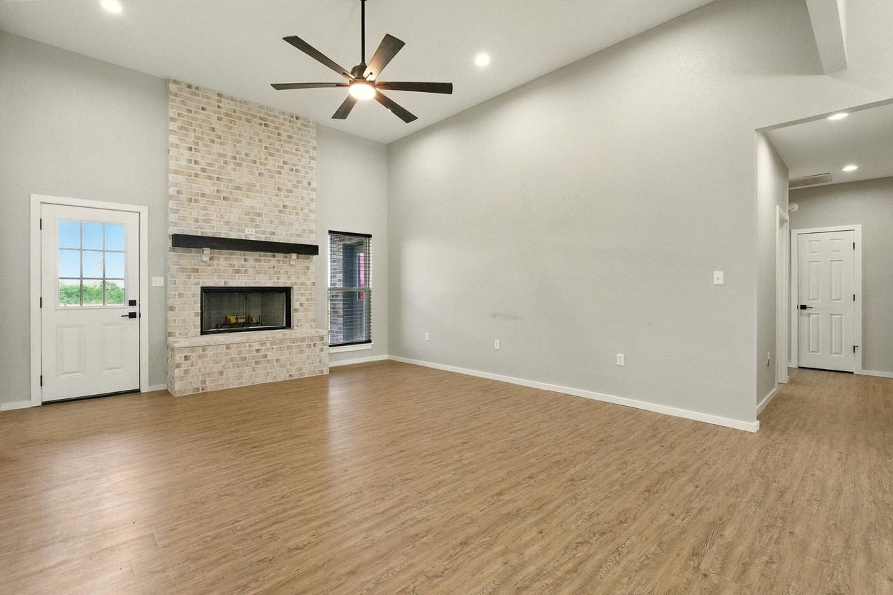 7433 Fm 603 - Photo 6 of 36