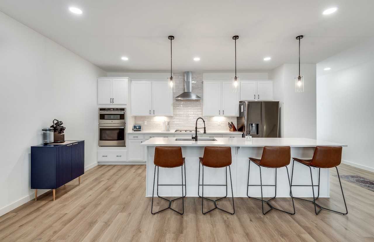 1072 Brookglynn Trce - Photo 3 of 39