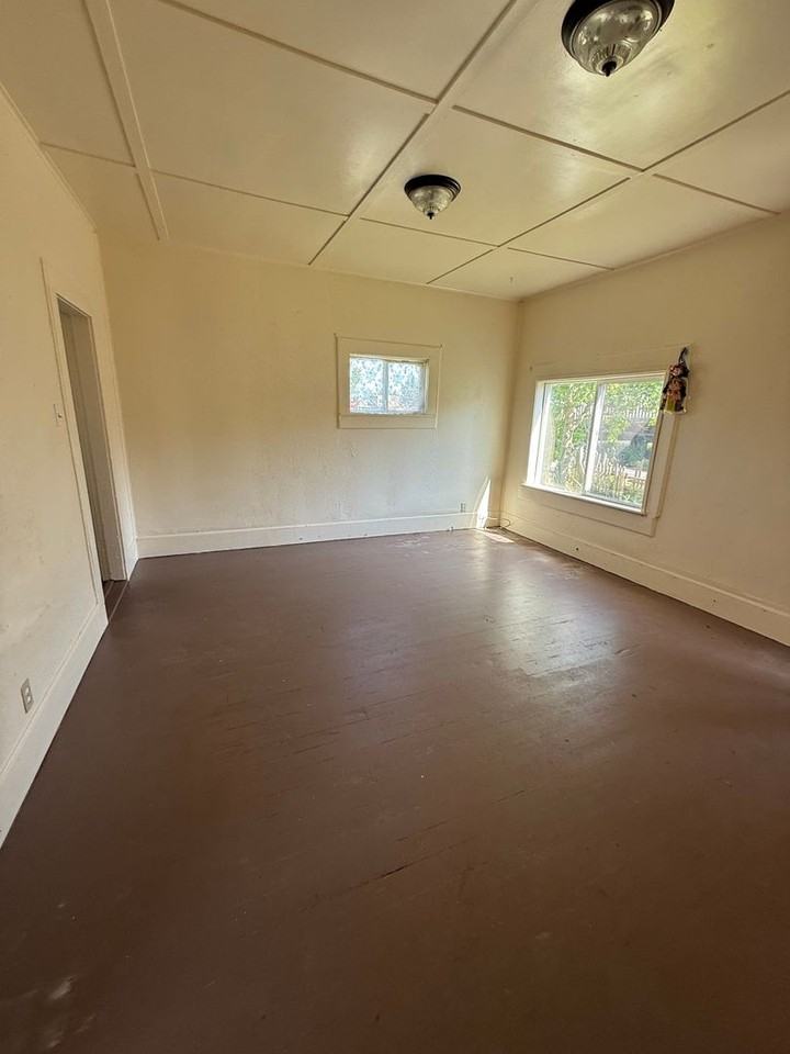 2101 Simpson Ave - Photo 2 of 18