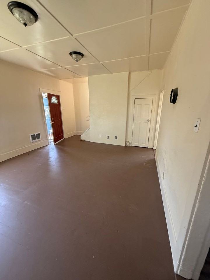 2101 Simpson Ave - Photo 3 of 18