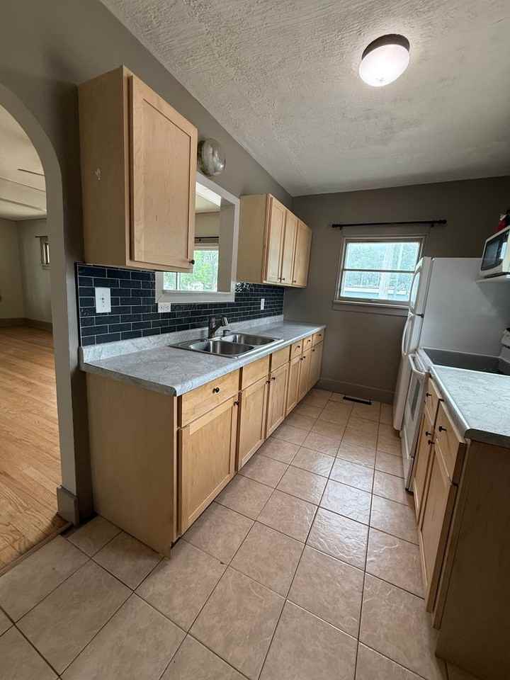 1514 N Wheeler Ave - Photo 4 of 15