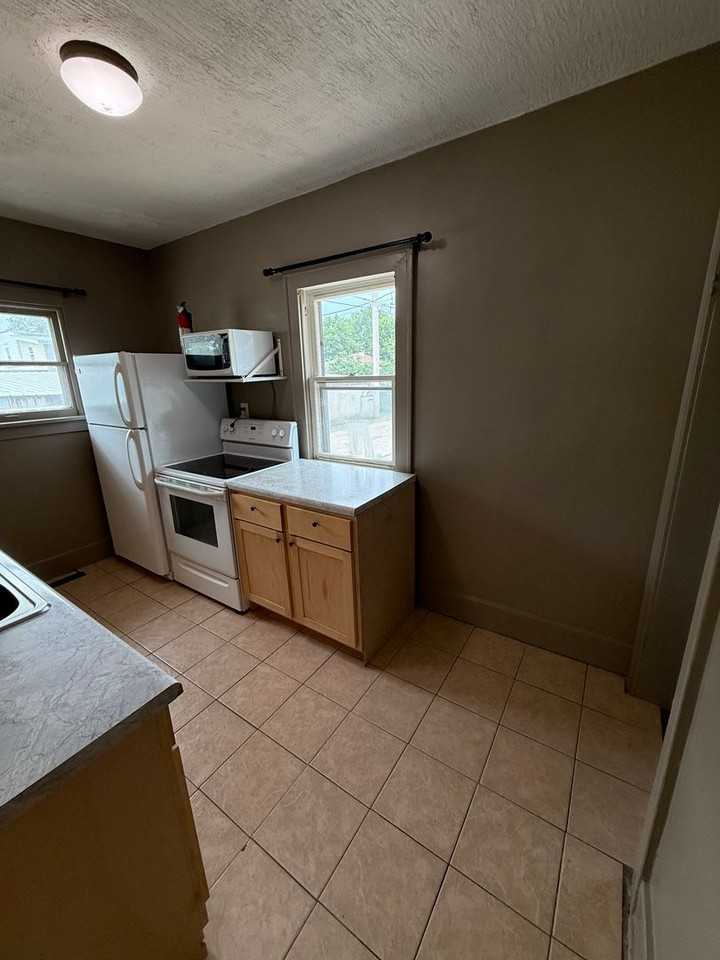 1514 N Wheeler Ave - Photo 5 of 15