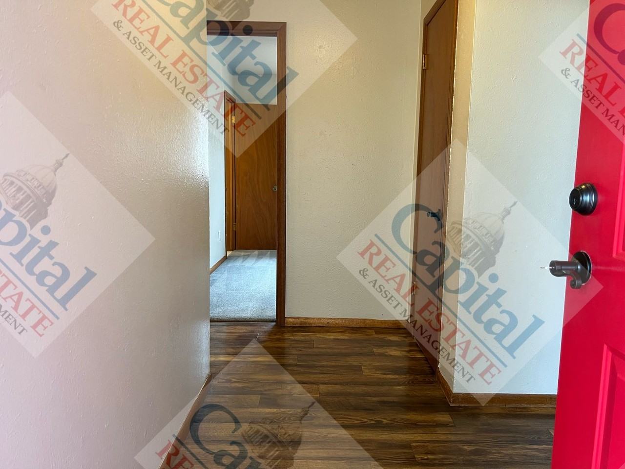 4704 Ridgeway Dr - Photo 2 of 33