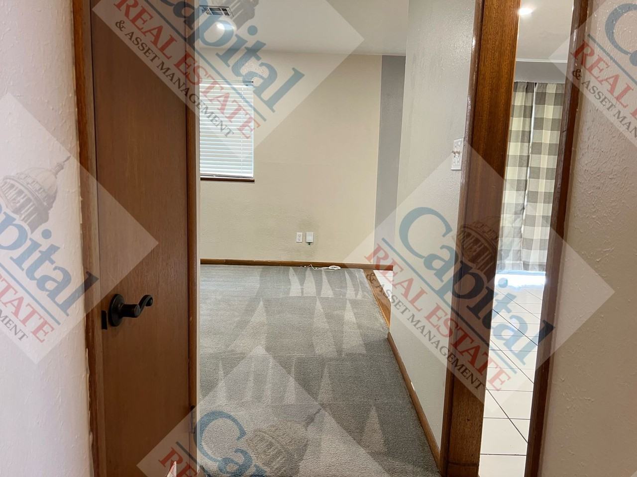 4704 Ridgeway Dr - Photo 3 of 33