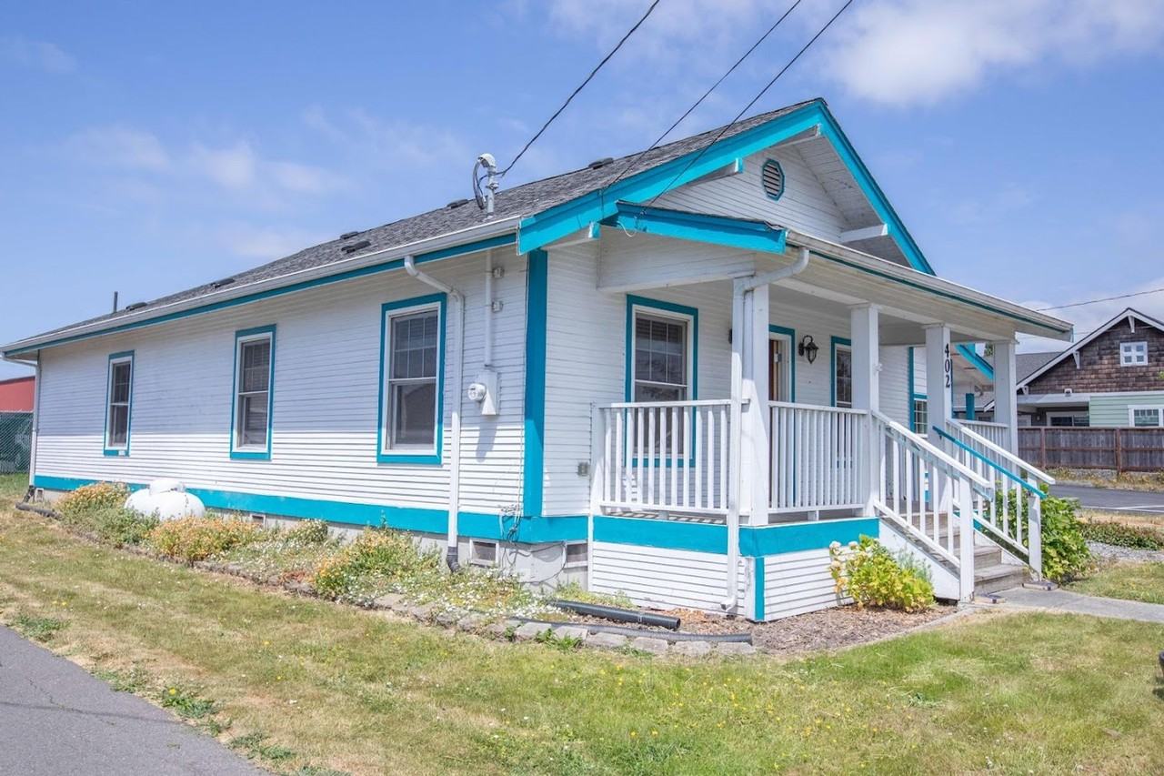 402 S Main St #A - Photo 4 of 25