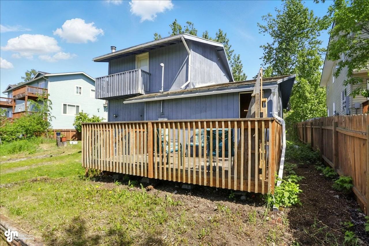 11406 Dawn St - Photo 2 of 31