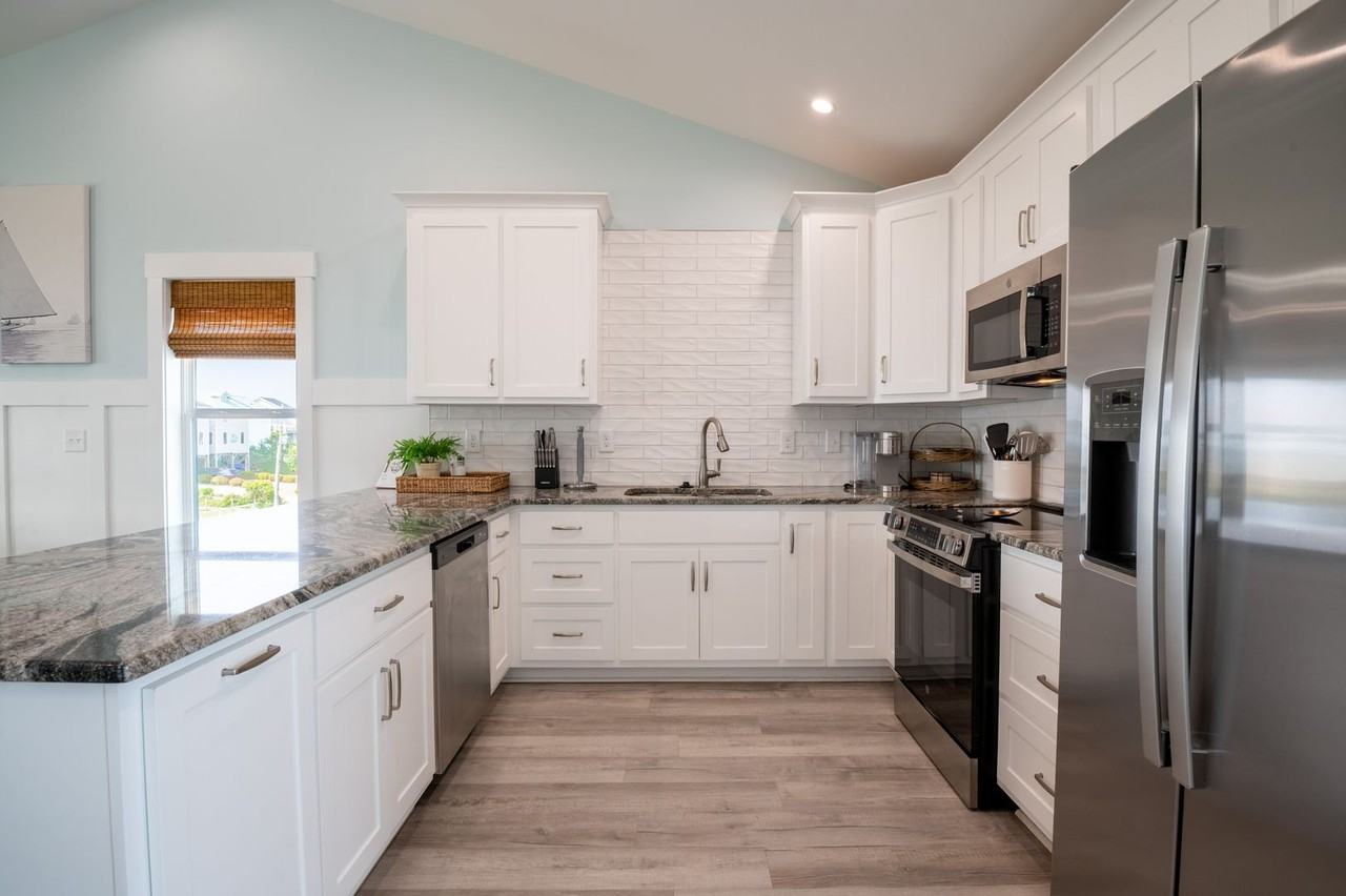 607 South Shore Drive - Photo 6 of 35