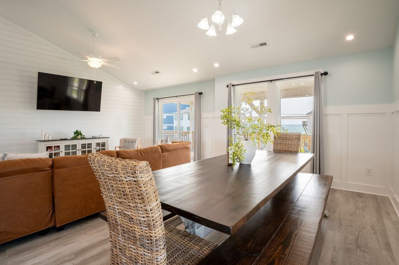 607 South Shore Drive - Photo 7 of 35