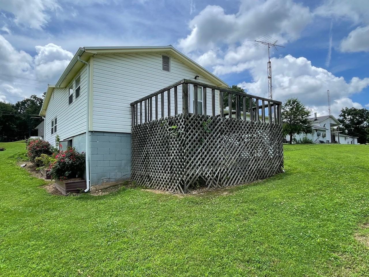 472595 Highway 100 - Photo 4 of 36