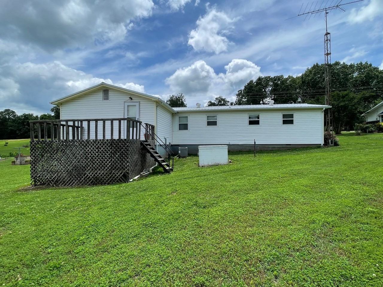 472595 Highway 100 - Photo 6 of 36