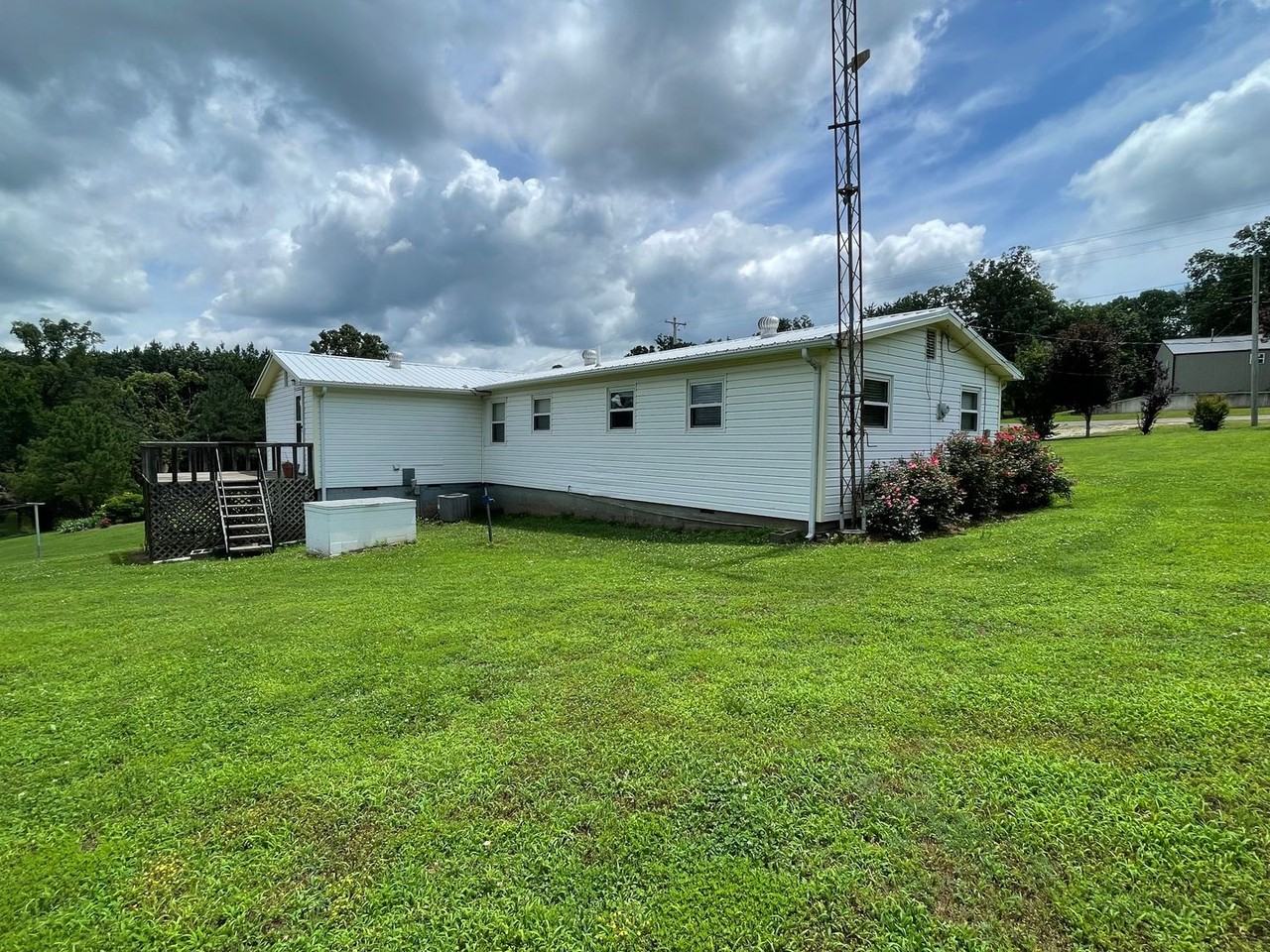 472595 Highway 100 - Photo 7 of 36