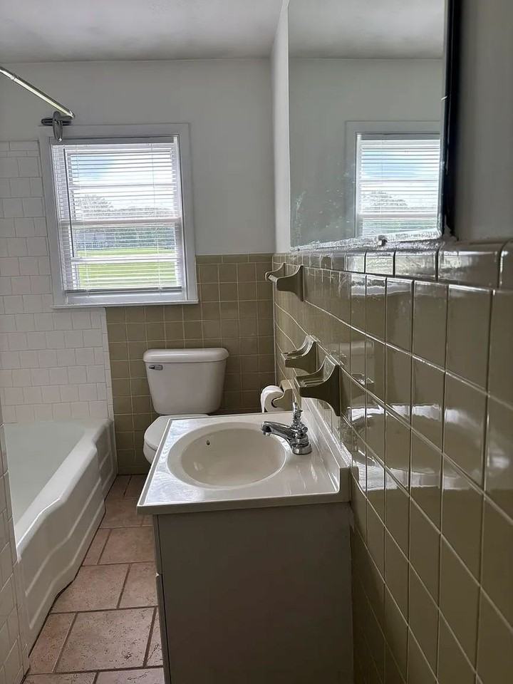 104 Withrow Rd - Photo 4 of 8