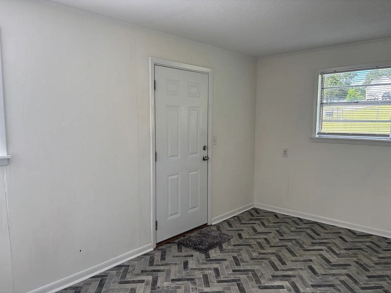 104 Withrow Rd - Photo 6 of 8