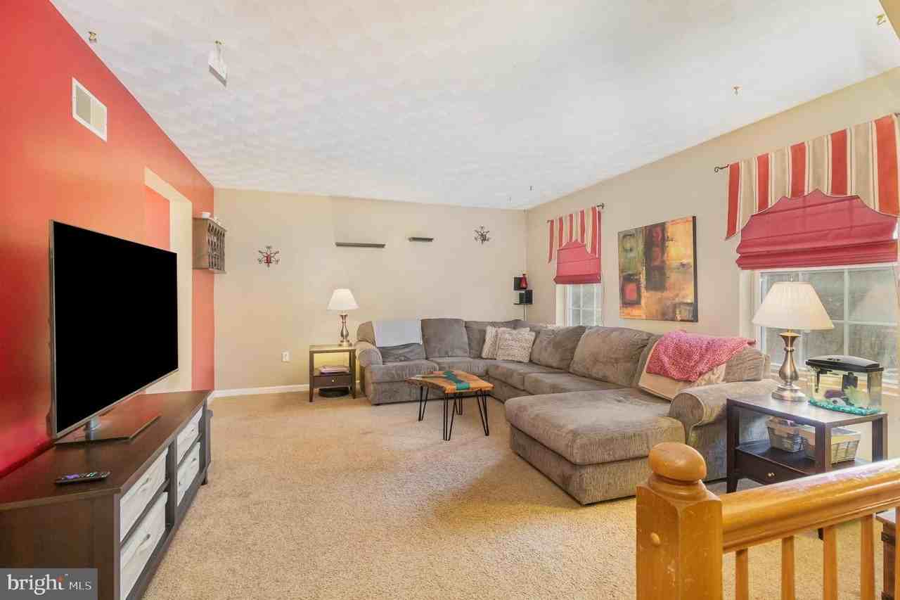 201 Breezewood Drive - Photo 2 of 18