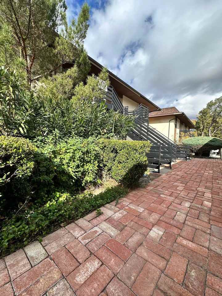 425 Irondale Dr #P - Photo 3 of 30