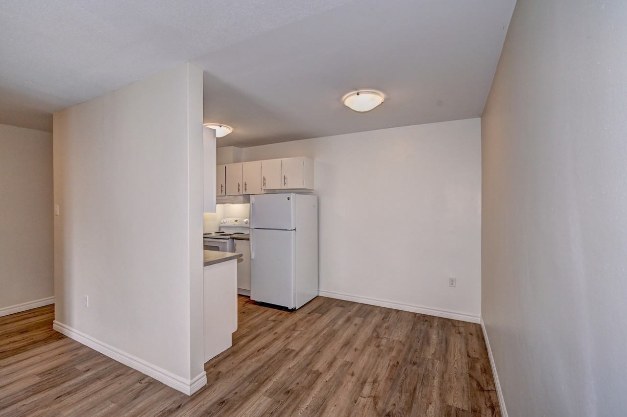 Lakeview Towers Apartments - Photo 5 of 26