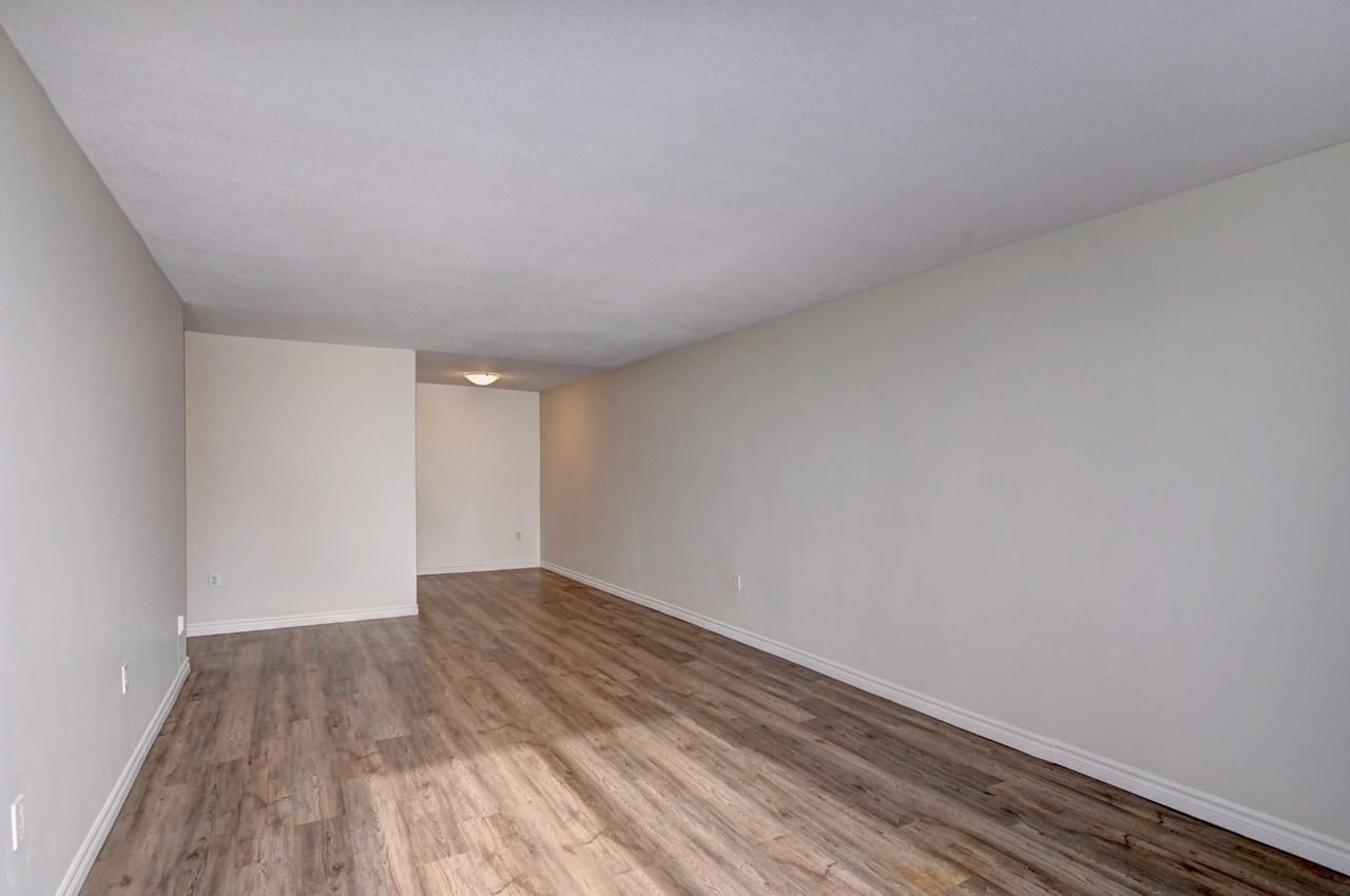 Lakeview Towers Apartments - Photo 7 of 26