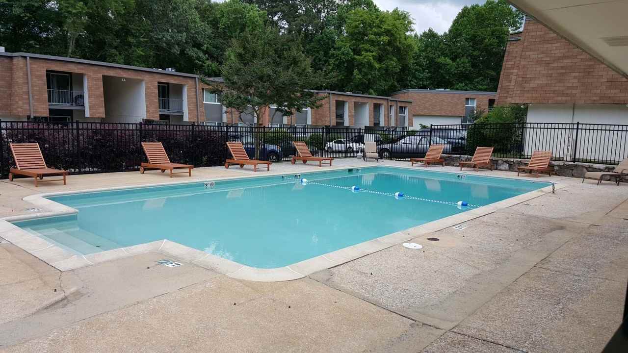 Vestawood Apartments - Photo 2 of 24