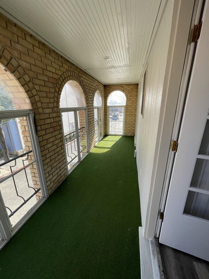 911 Vance Jackson #Z - Photo 7 of 38