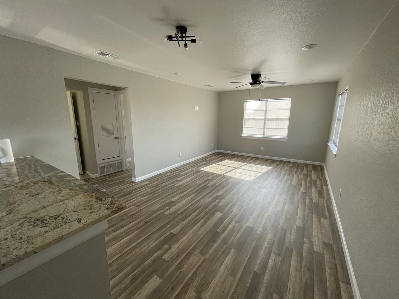 911 Vance Jackson #Z - Photo 5 of 38