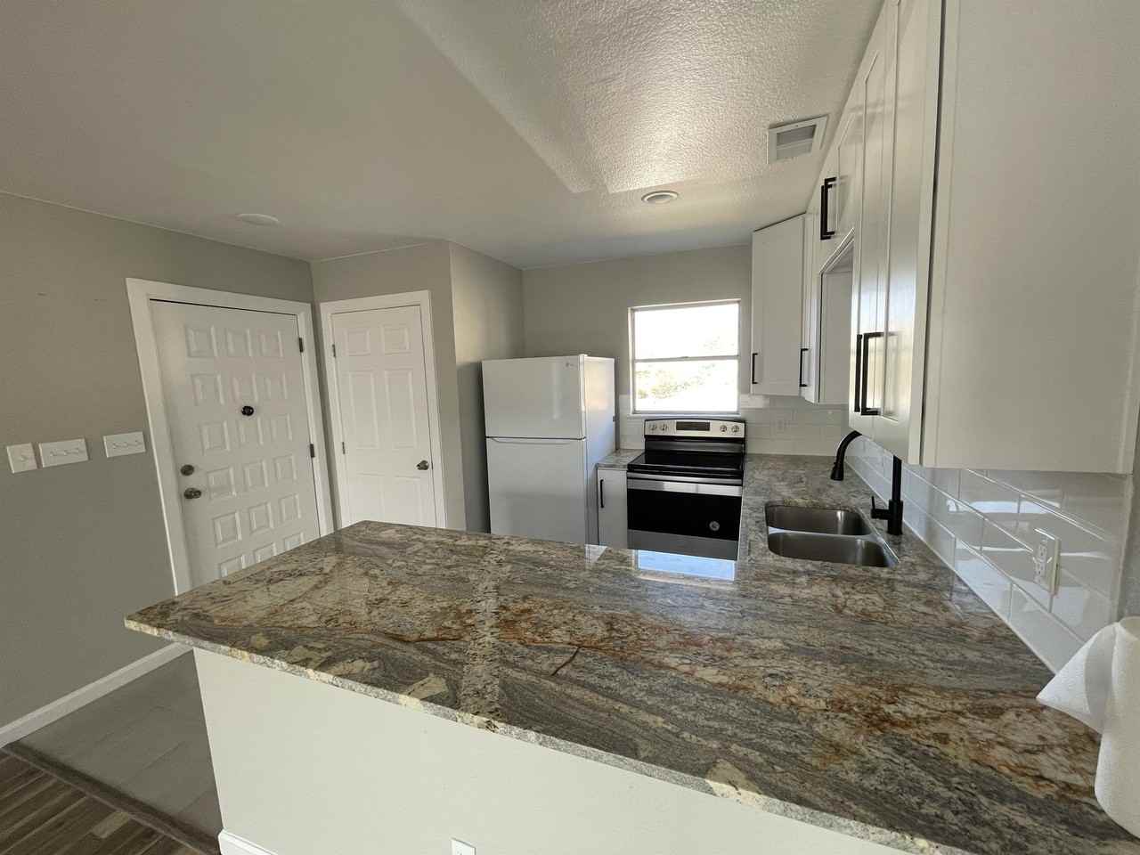 911 Vance Jackson #Z - Photo 7 of 38