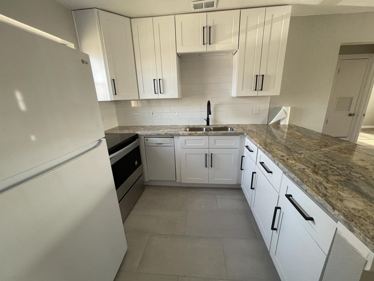 911 Vance Jackson #Z - Photo 4 of 38