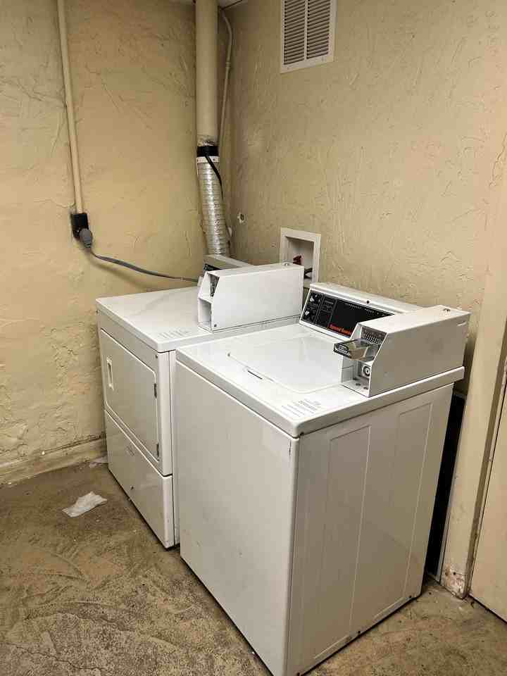 501 West Green Street #1 - Photo 3 of 6