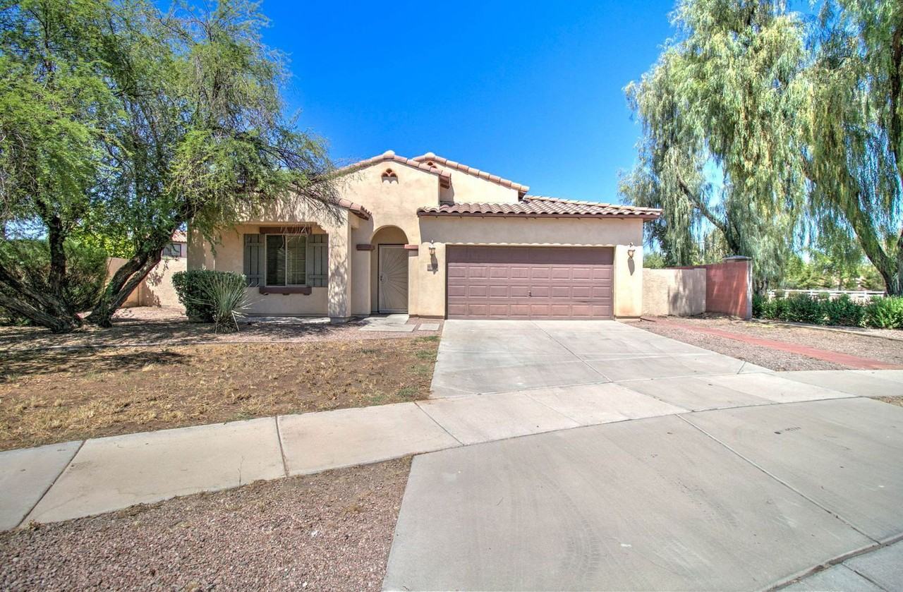 4836 S Summit Ct - Photo 2 of 48