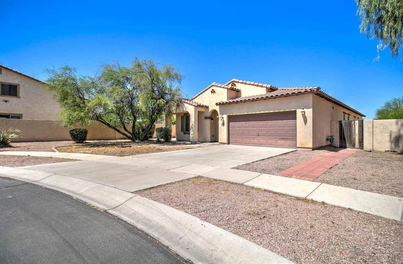 4836 S Summit Ct - Photo 3 of 48