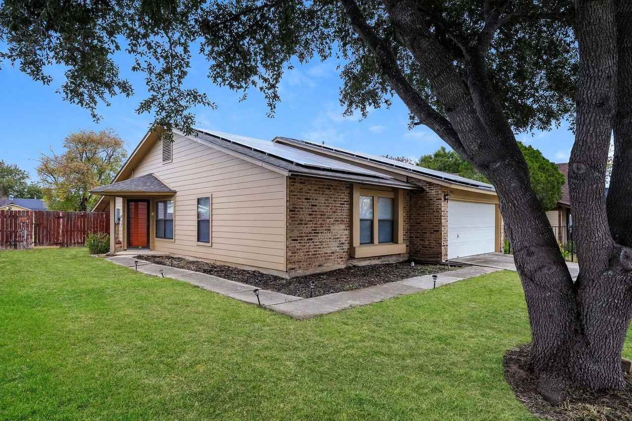 7519 Branding Trl - Photo 2 of 26