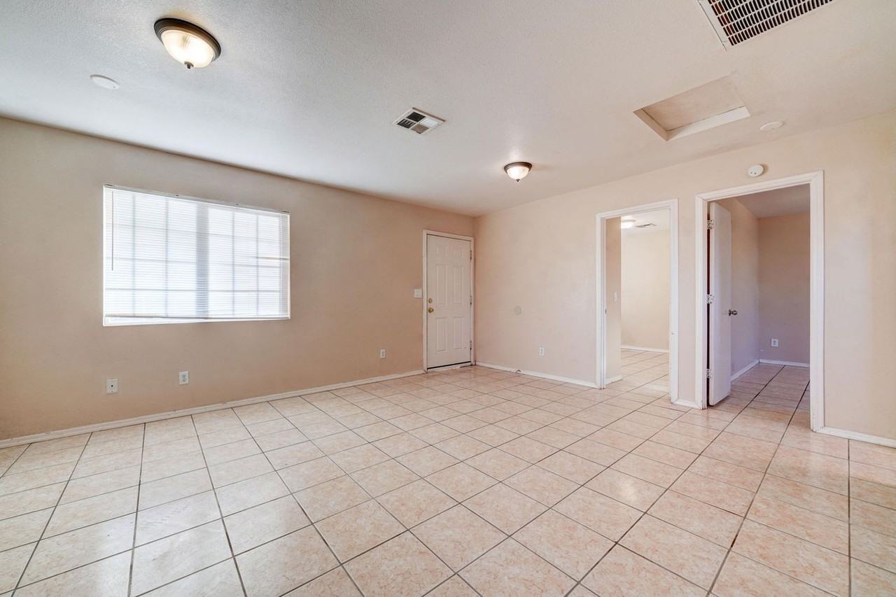 108 N Adams St - Photo 6 of 20