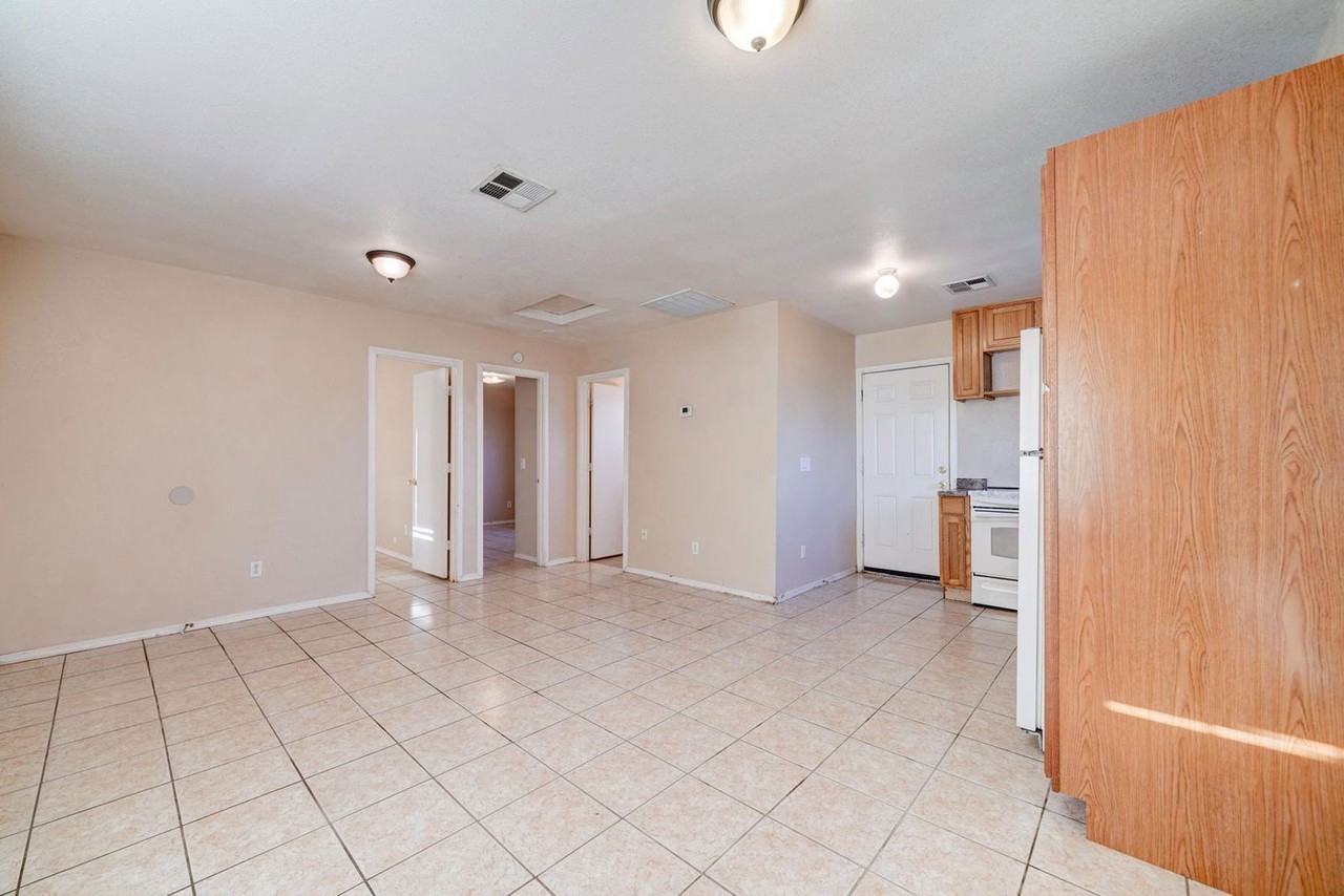 108 N Adams St - Photo 7 of 20