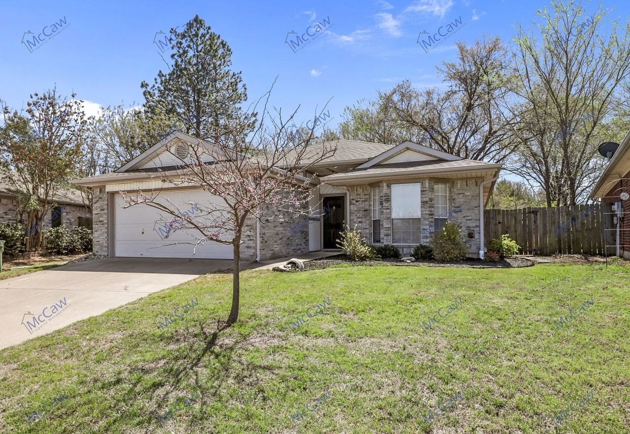 5719 Colebrook Trl - Photo 3 of 19
