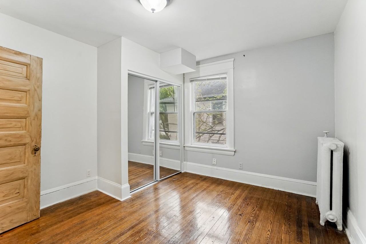 1866 Marshall Ave - Photo 4 of 11