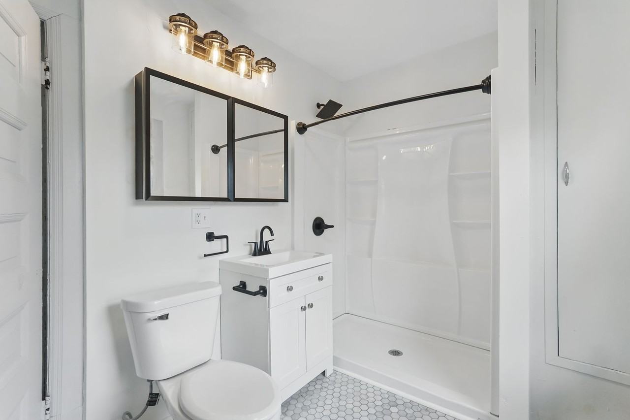 1866 Marshall Ave - Photo 6 of 11