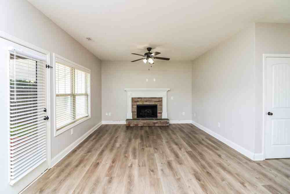 235 Summergate Ln - Photo 5 of 17