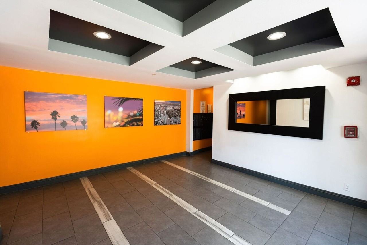 747 Gayley Ave - Photo 6 of 33