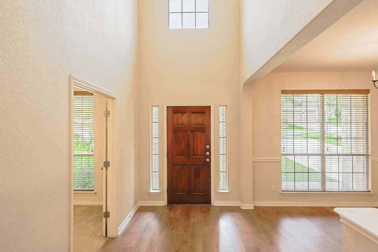 20602 Meandering Cir - Photo 4 of 32